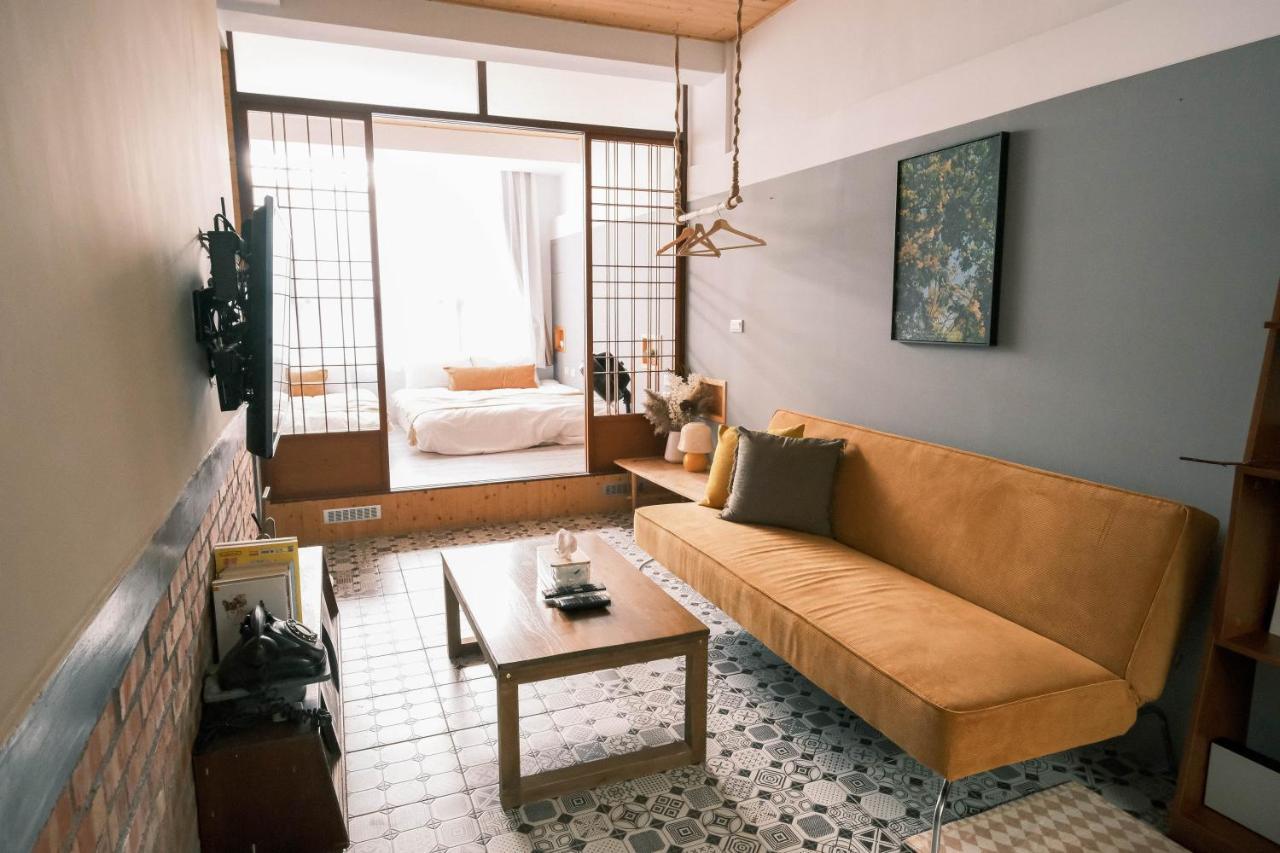 South Gate Home Stay Тайнань Экстерьер фото